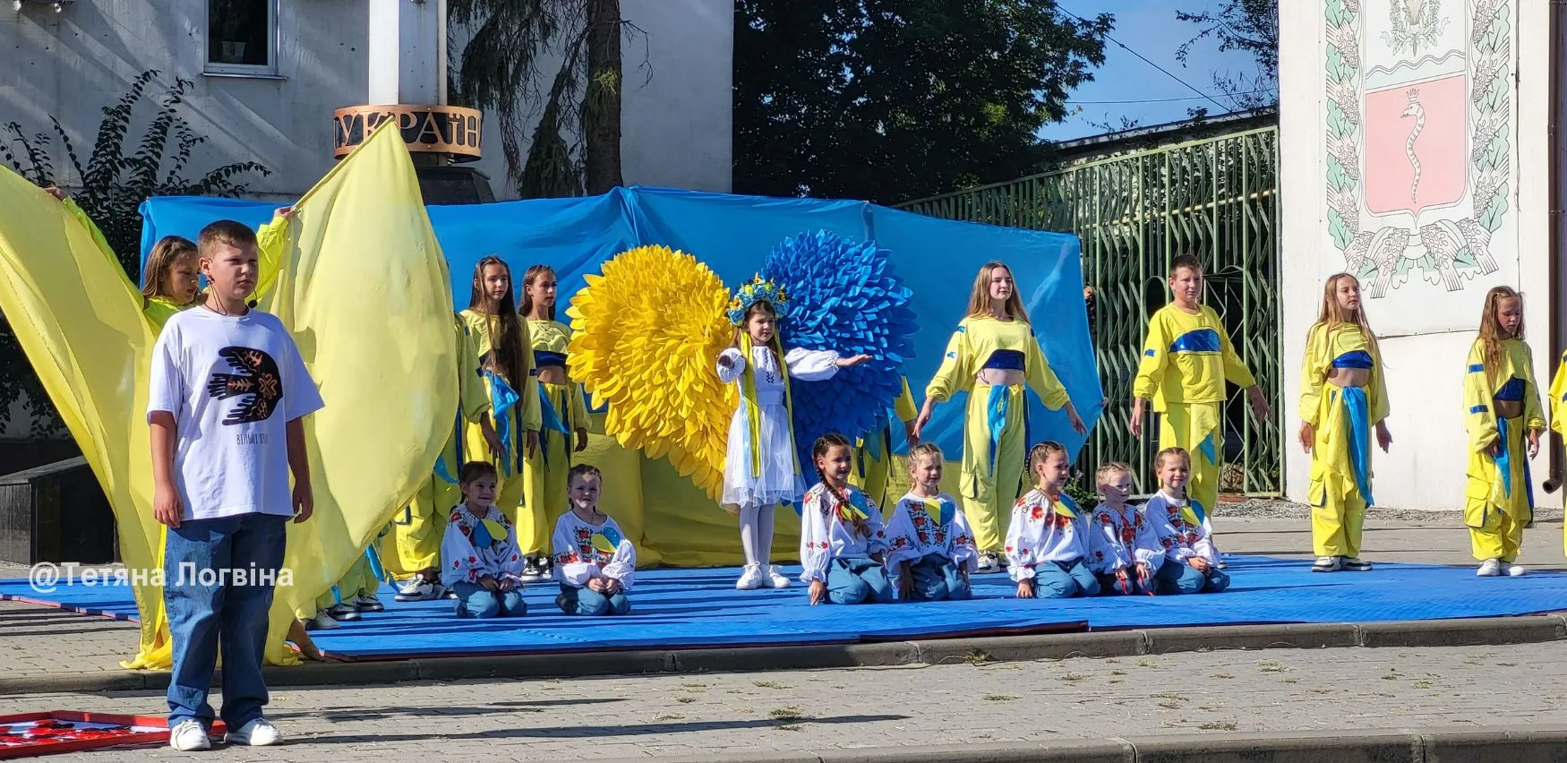 Фото: Тетяна Логвіна У Змієві відзначили День Державного Прапора та День Незалежності України (фоторепортаж) на порталі Gromada Group