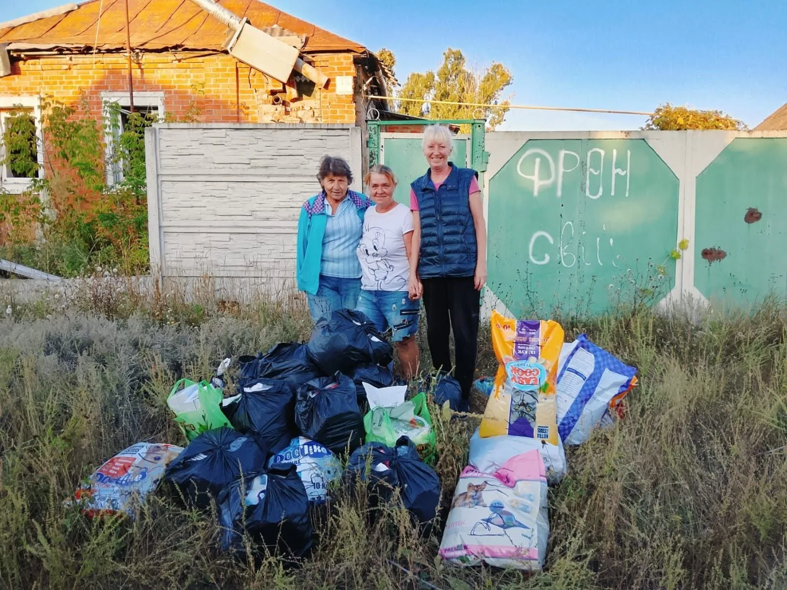 фото: офіційний сайт Липецької сільської ради У п’ять сіл Липецької громади побутову хімію та 150 кг корму для тварин доставили бійці «Хартії» на порталі Gromada Group