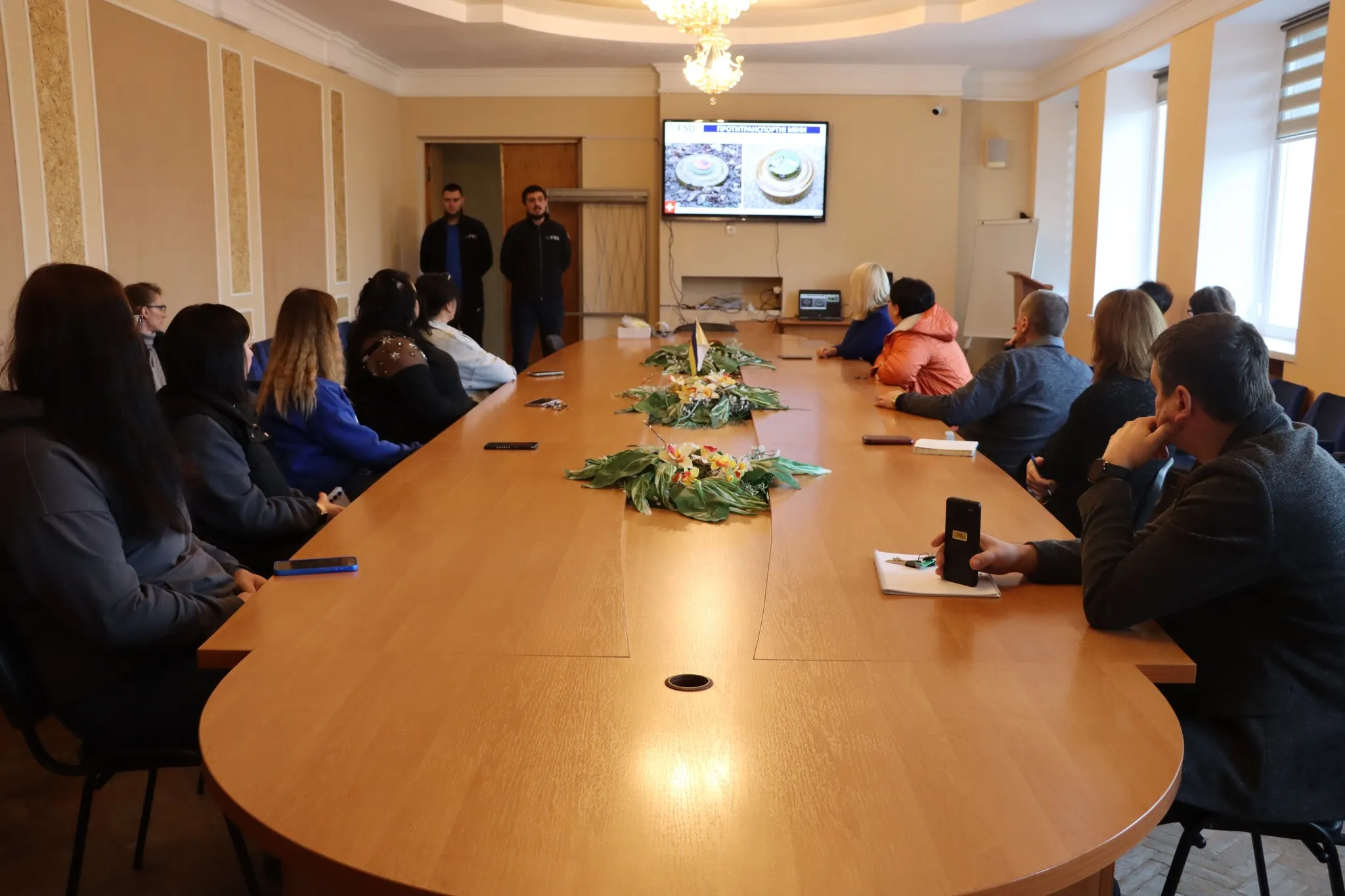 AjФото Златопільська міська рада. Працівники Златопільської міської ради пройшли навчання з мінної безпеки на порталі Gromada Group