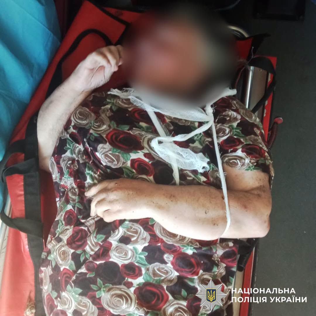 Поліцейський офіцер Нововодолазької громади допоміг врятувати літню жінку - фото 2