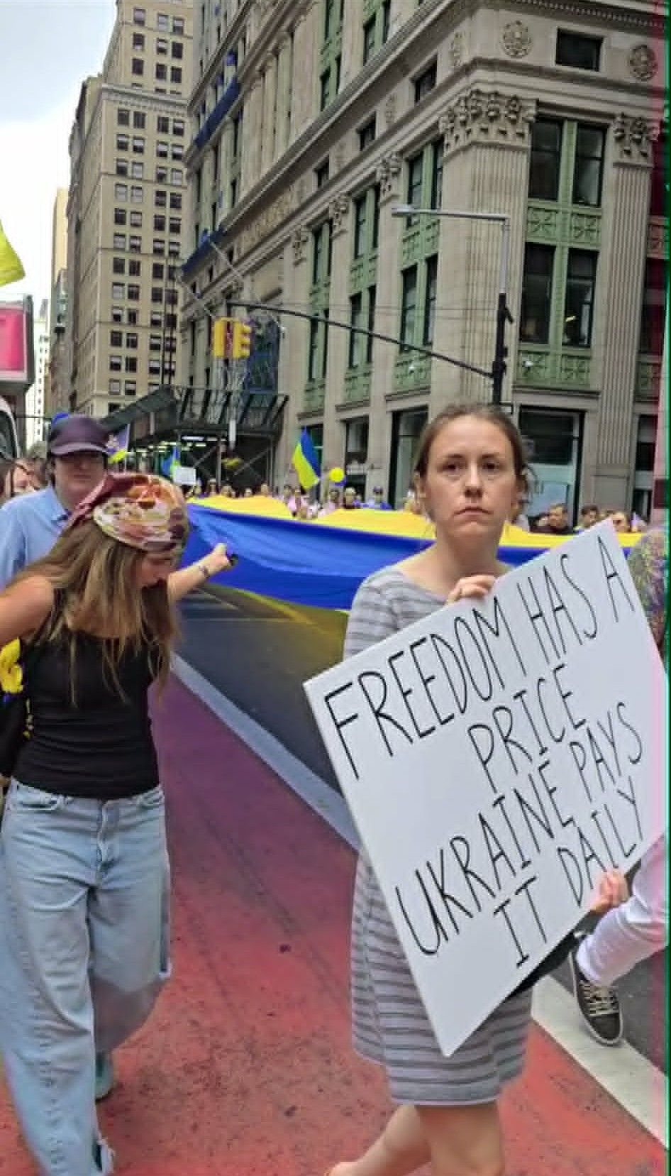 У Нью-Йорку відбулася традиційна урочиста хода на підтримку України - фото 2