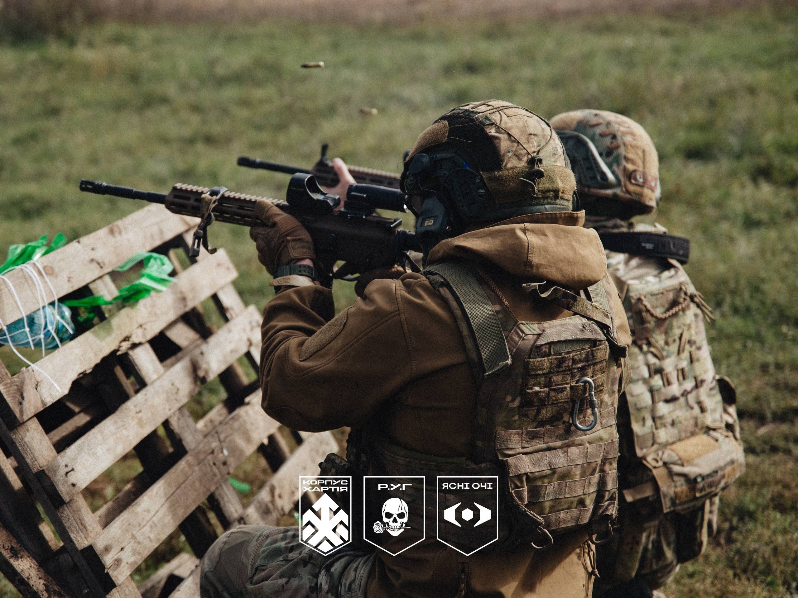 «Ясні очі» з 2-го корпусу НГУ «Хартія» відпрацьовують стрільбу по «ждунах», рух на квадроциклах і тактичну медицину - фото 4