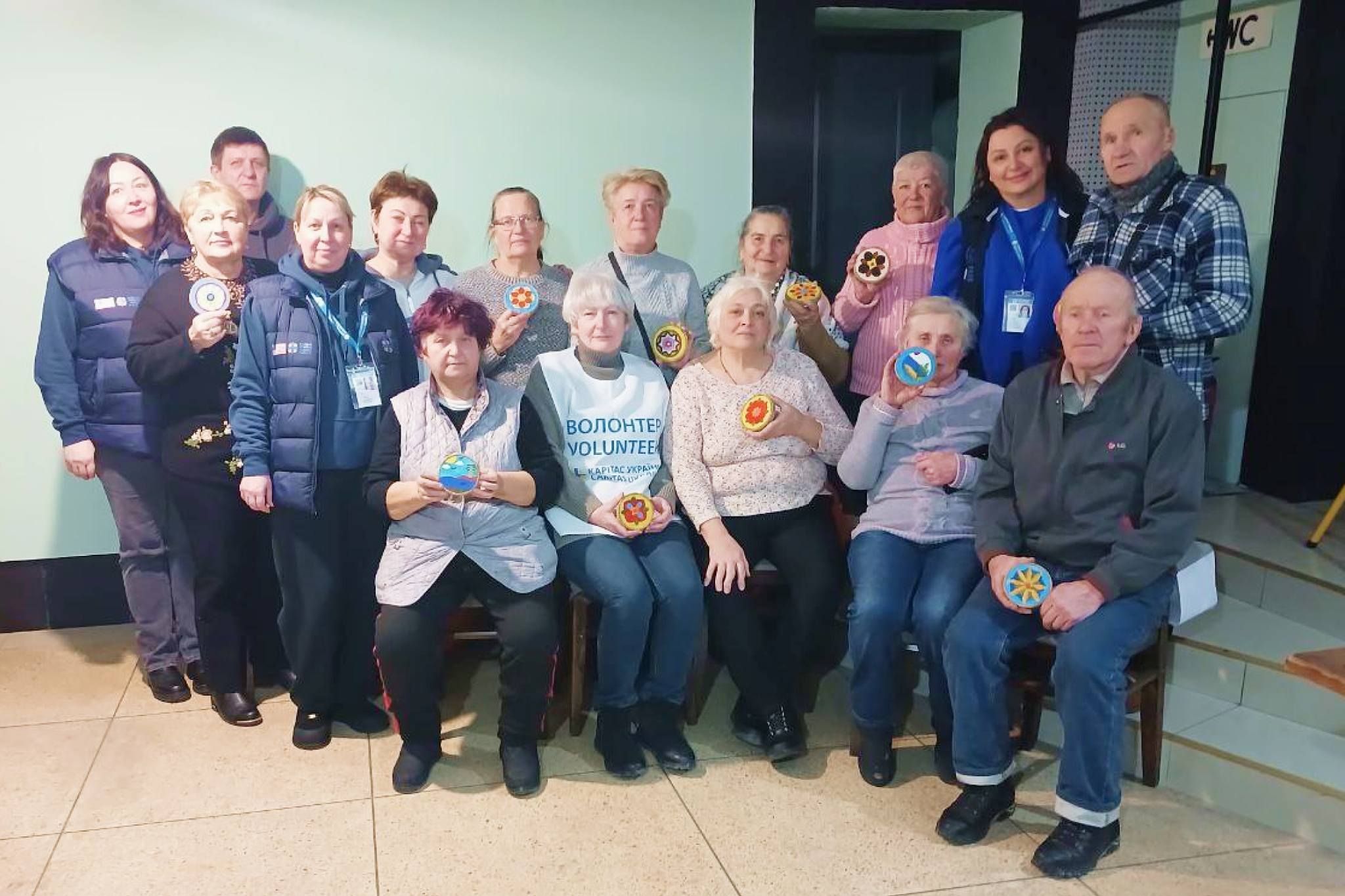 Символ домашнього тепла: до Дня Соборності у просторі єдності Липецької громади виготовили підставки під чашки на порталі Gromada Group