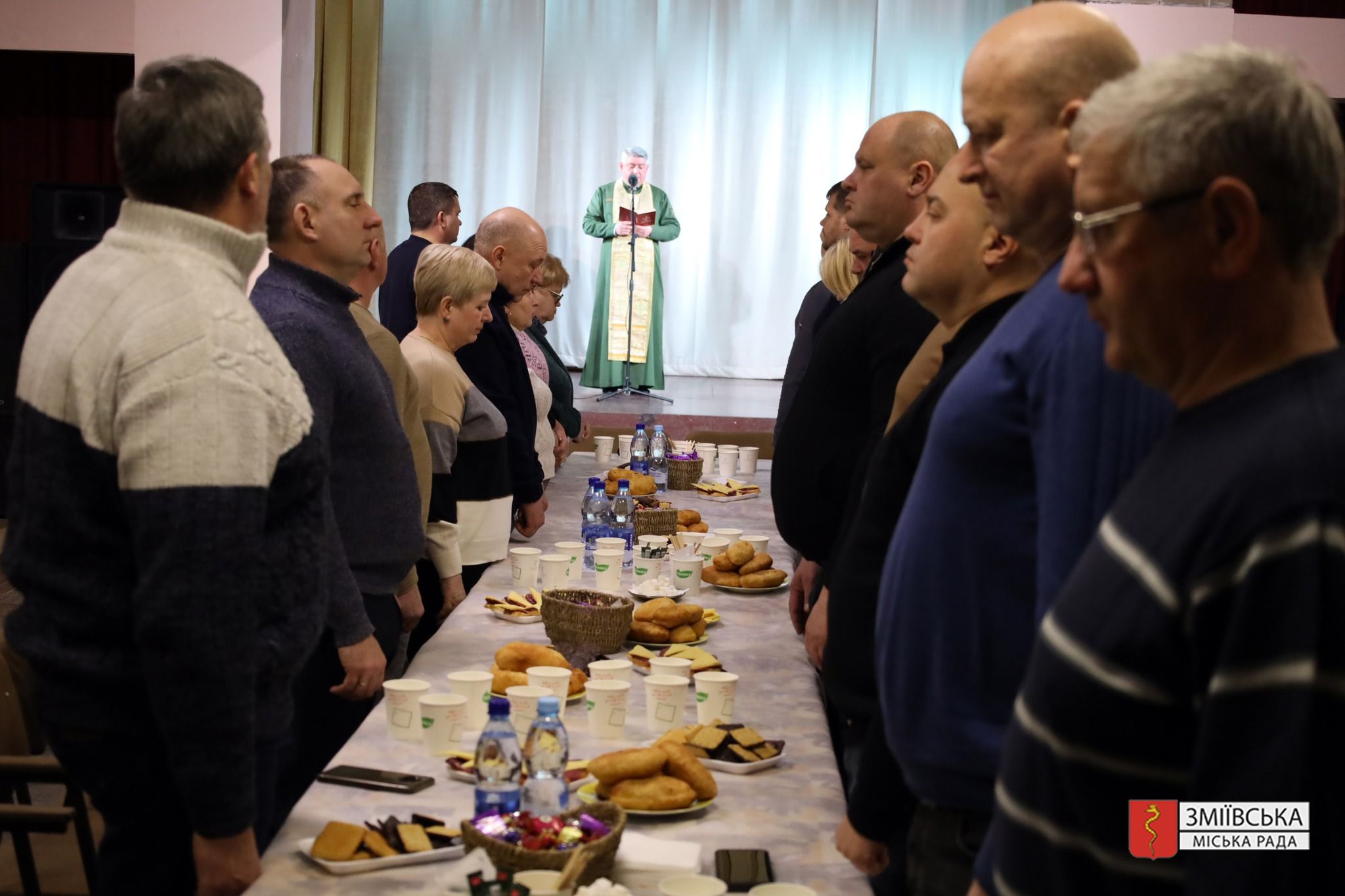Фото: Зміївська міська рада Національна молитва: за Україну та її героїв молилися в Зміївській громаді на порталі Gromada Group