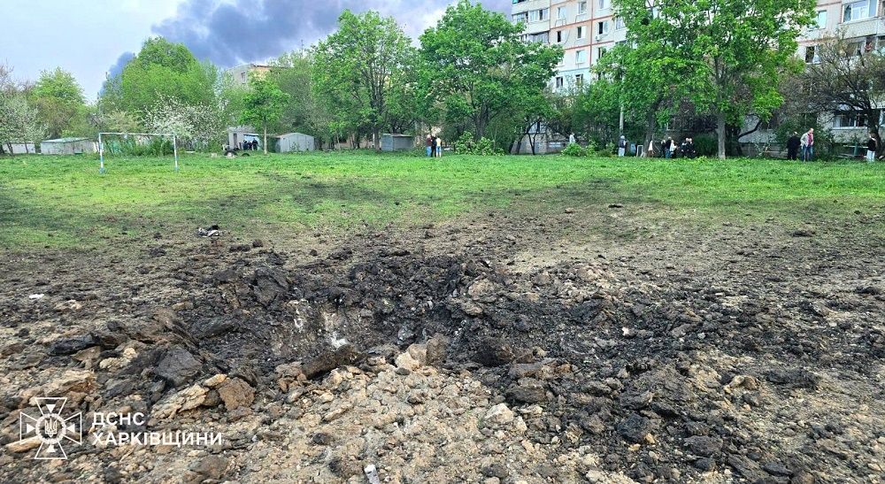 Світлини: ДСНС, ГУ НП в ХО Минулої доби кремлівські найманці декілька разів обстрілювали Харків та Борову на порталі Gromada Group