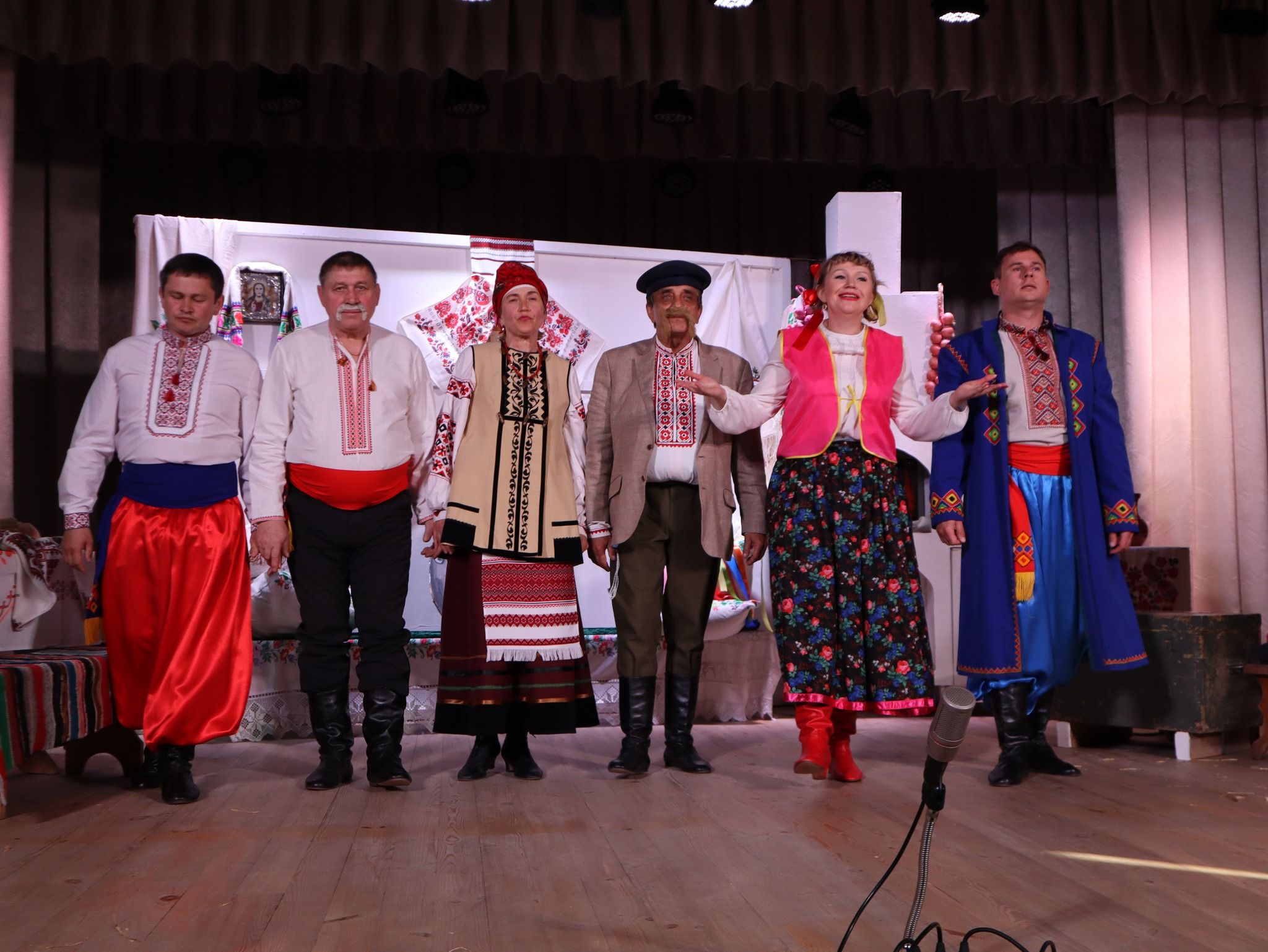 Світлина: Кегичівська громада, фейсбук У Кегичівці представили комедійну виставу «Сватання в калошах» на підтримку ЗСУ на порталі Gromada Group
