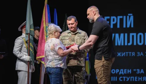 Начальник Харківської обласної військової адміністрації Олег Синєгубов взяв участь у церемонії вшанування пам’яті загиблих захисників і захисниць.
