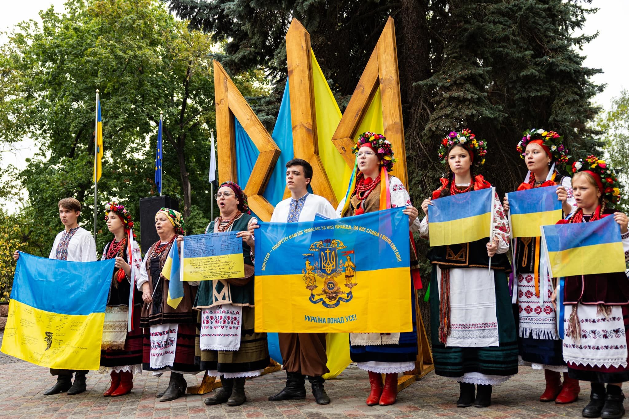 Світлини: Нововодолазька селищна рада У Новій Водолазі майорітиме чорно-білий Прапор Надії на порталі Gromada Group