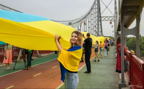 «Ланцюг єдності» у День Незалежності об'єднає українців та друзів України в різних країнах світу на порталі Gromada Group
