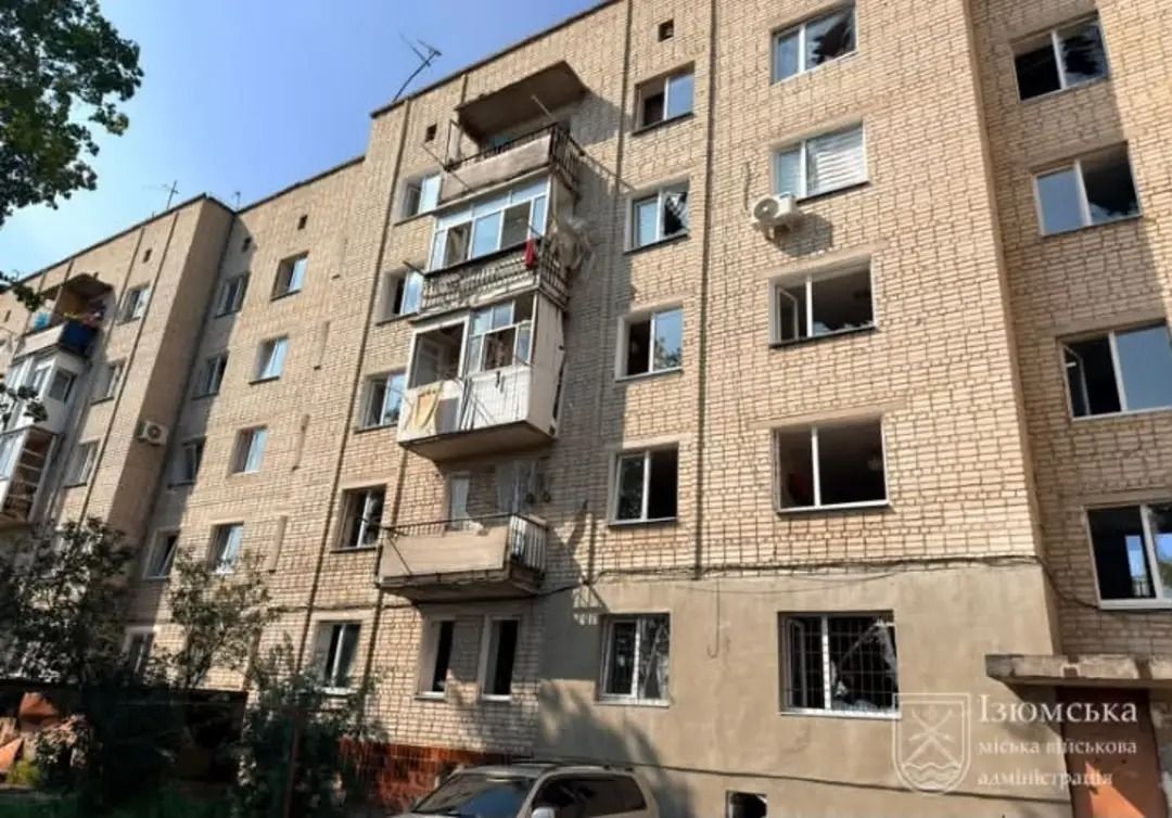 Удар по місту Ізюм в День Незалежності України - фото 1