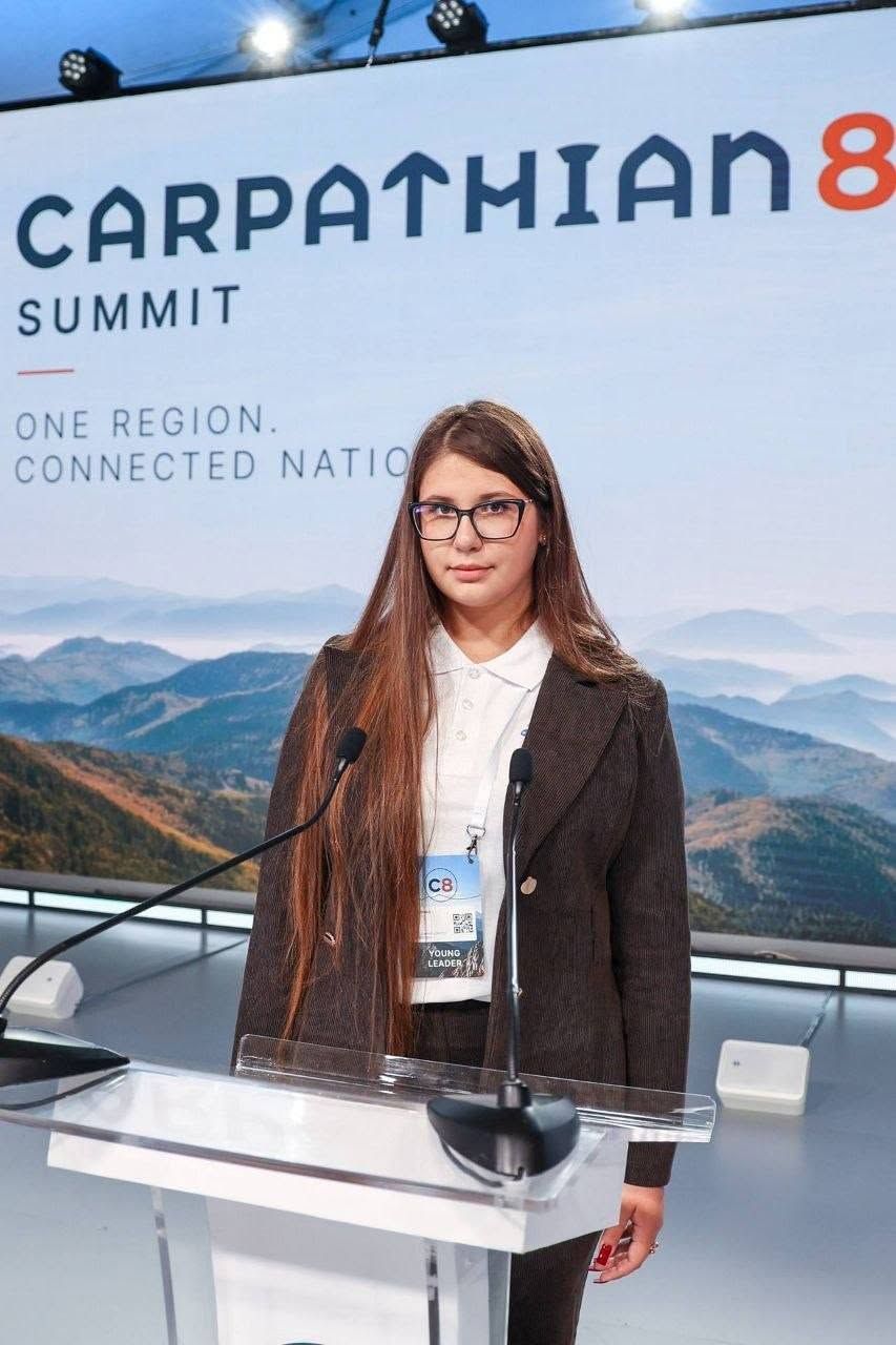 Carpathian 8 Summit у Буковелі: Липецьку громаду на міжнародному молодіжному майданчику представляла Ангеліна Кириленко - фото 3