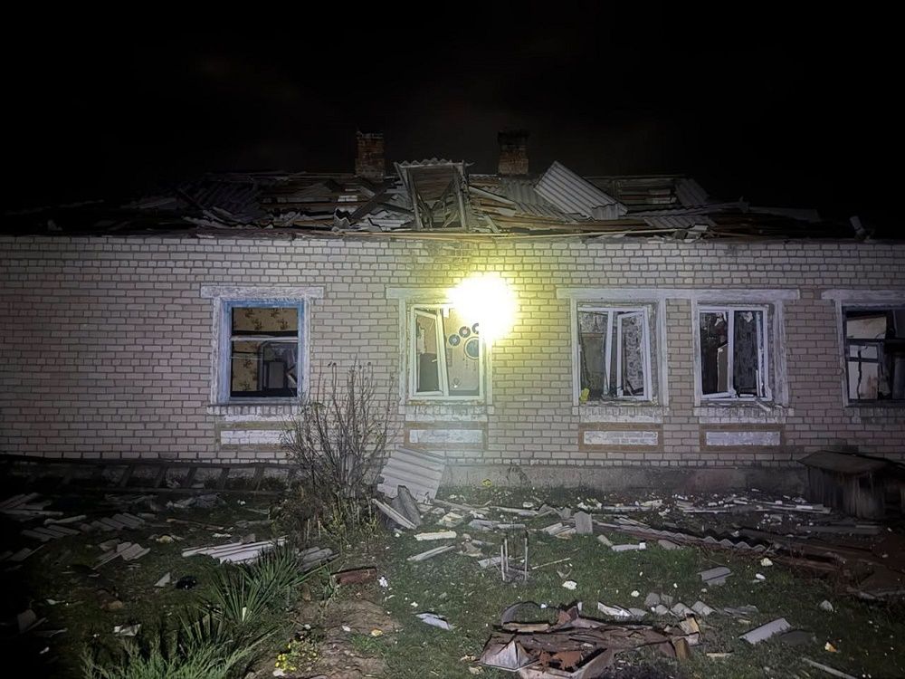 Минулої доби ворожі збройні сили обстріляли 16 населених пунктів Харківщини, зокрема місто Харків - фото 5