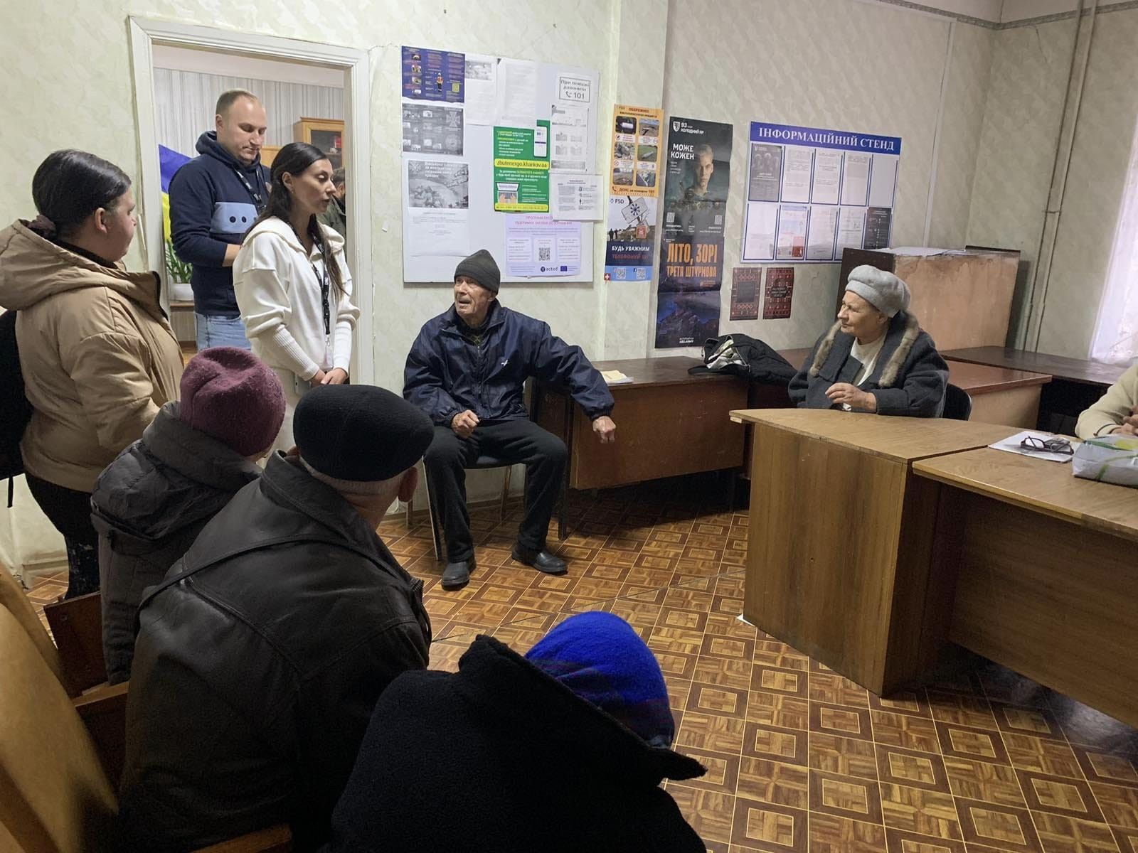 Фото: фейсбук / Центр надання соціальних послуг Зміївської міської ради У Зміївській громаді працювали фахівці Данської ради у справах біженців на порталі Gromada Group