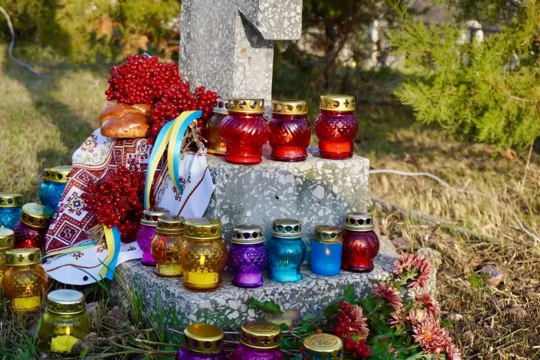 Фото: Поліція Ізюмщини Поліція вшанувала пам'ять жертв Голодоморів на порталі Gromada Group