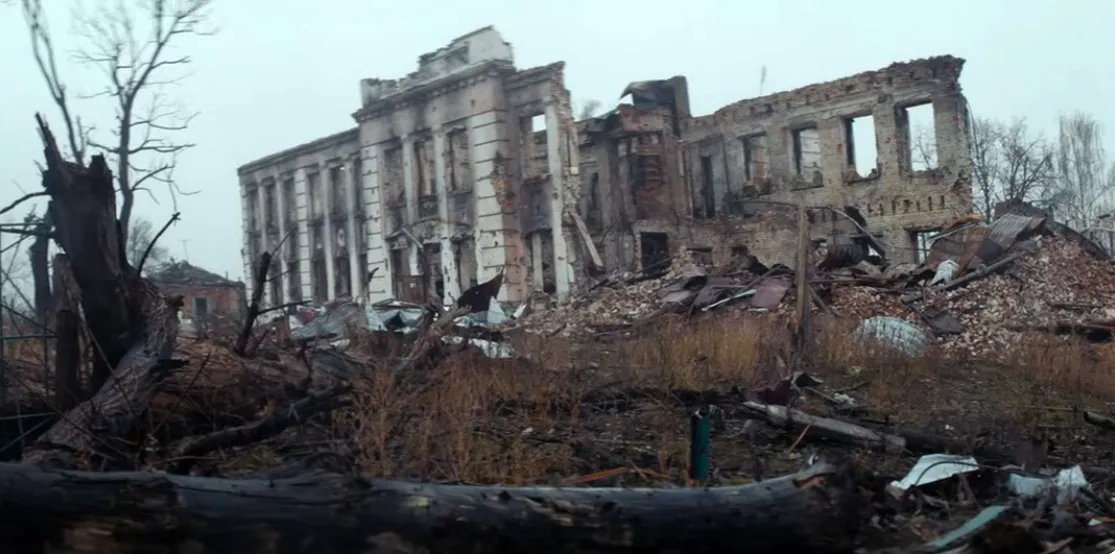 Скриншот з відео З кадрами з Липецької громади: рок-гурт U2 і бригада «Хартія» створили кліп на пісню Yours Eternally на порталі Gromada Group