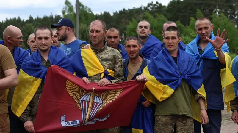 Another 307 Ukrainian defenders returned from Russian captivity (PHOTOS) at the Gromada Group Media