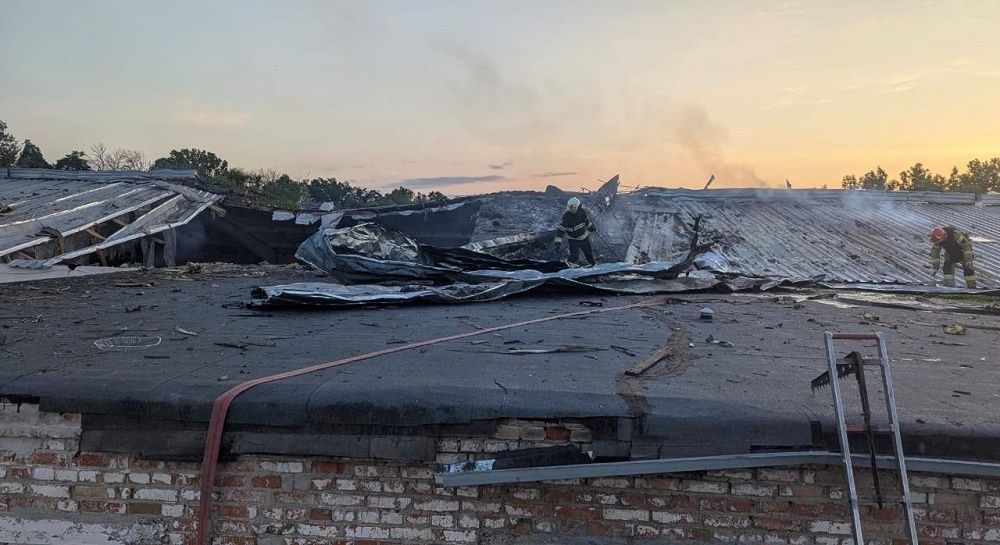 Світлини: ХОВА, ДСНС, Національна Поліція Минулої доби ворог бив по житлу та корівникам, є жертви та постраждалі на порталі Gromada Group