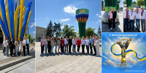 Сайт громади, сторінка начальниці на Facebook та спільне фото: як в адміністрації Липецької громади привітали із Днем Незалежності на порталі Gromada Group