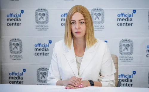 У Харківській області триває реалізація державної програми «Пакунок школяра», у межах якої сім’ї отримують одноразову грошову допомогу на підготовку дітей до навчання у першому класі. Про це йшлося під час брифінгу директорки Департаменту освіти і науки ХОВА Ольги Безпалової в офіційному медіацентрі Харківської обласної військової адміністрації.