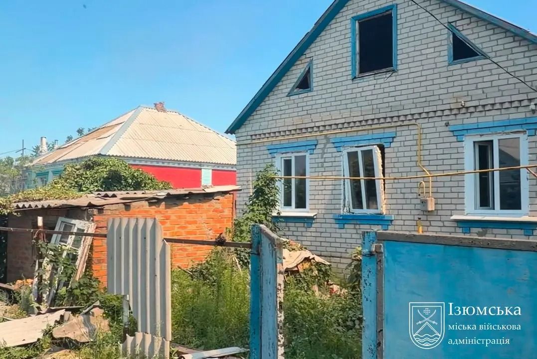 Окупанти три рази обстріляли місто Ізюм - фото 1
