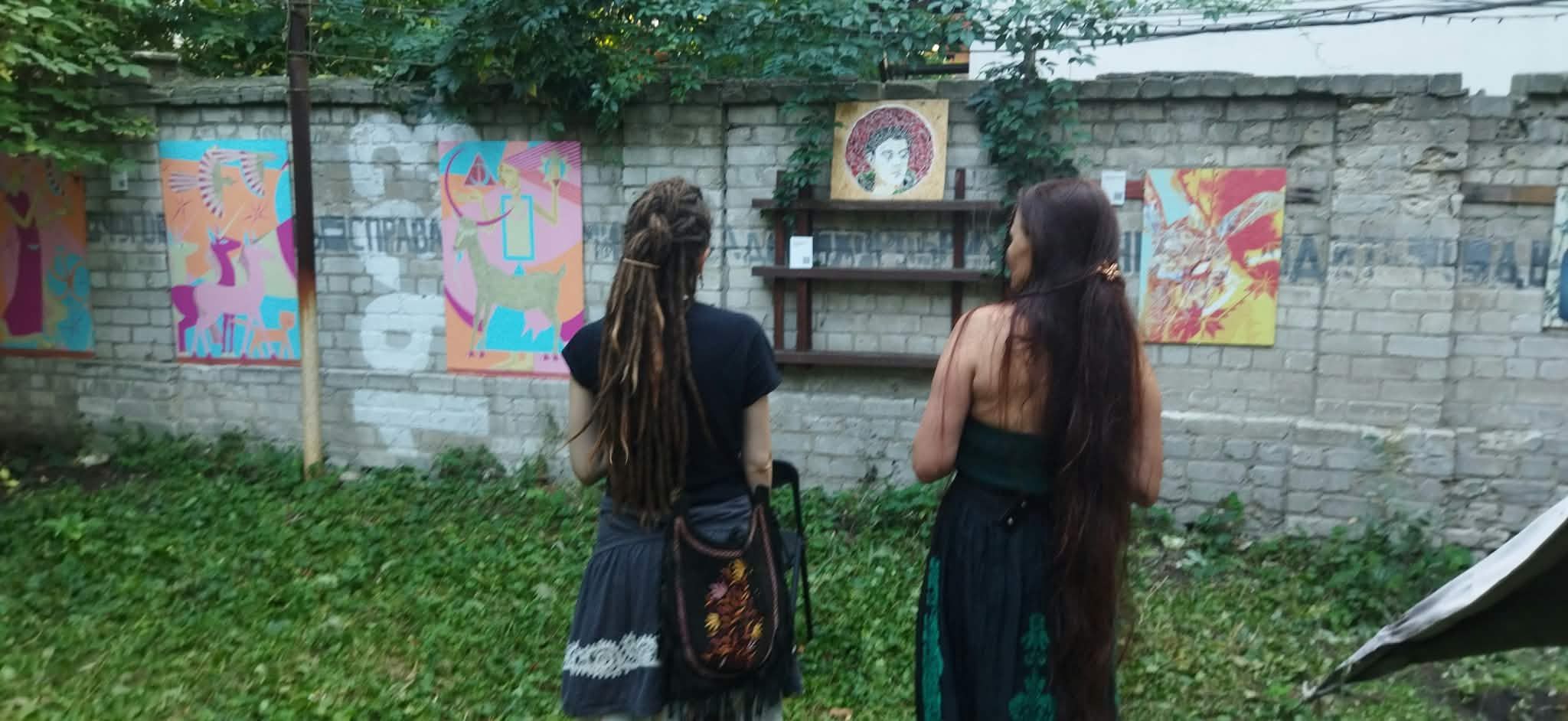 Як вибиті вікна стали творчою “фішкою” Харкова - фото 1
