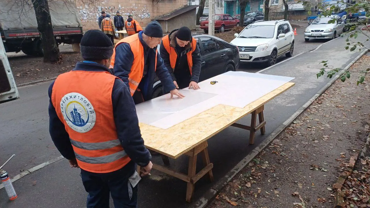 Світлини: Харківська міська рада Ранковими обстрілами у Харкові пошкоджено 82 будинки, майже 1400 – залишилися без опалення. Відновлювальні роботи тривають на порталі Gromada Group