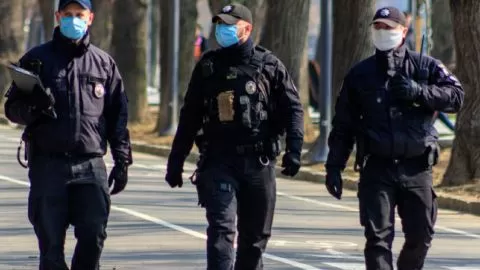 Після закриття дільниць особовий склад також працював у посиленому режимі.