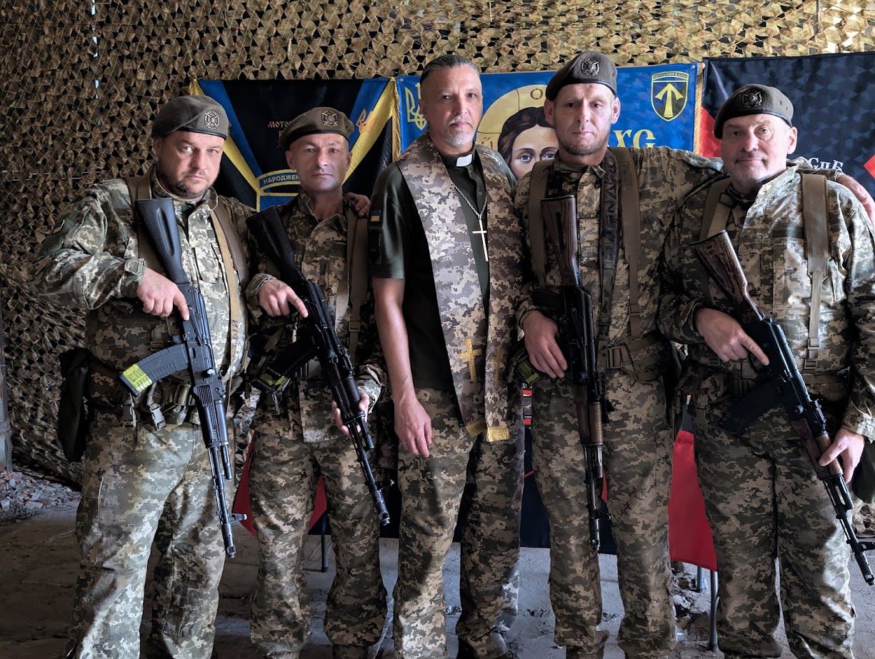 «Бути поруч»: як колишній заступник керівника проектного інституту став військовим капеланом 57-ї бригади - фото 7