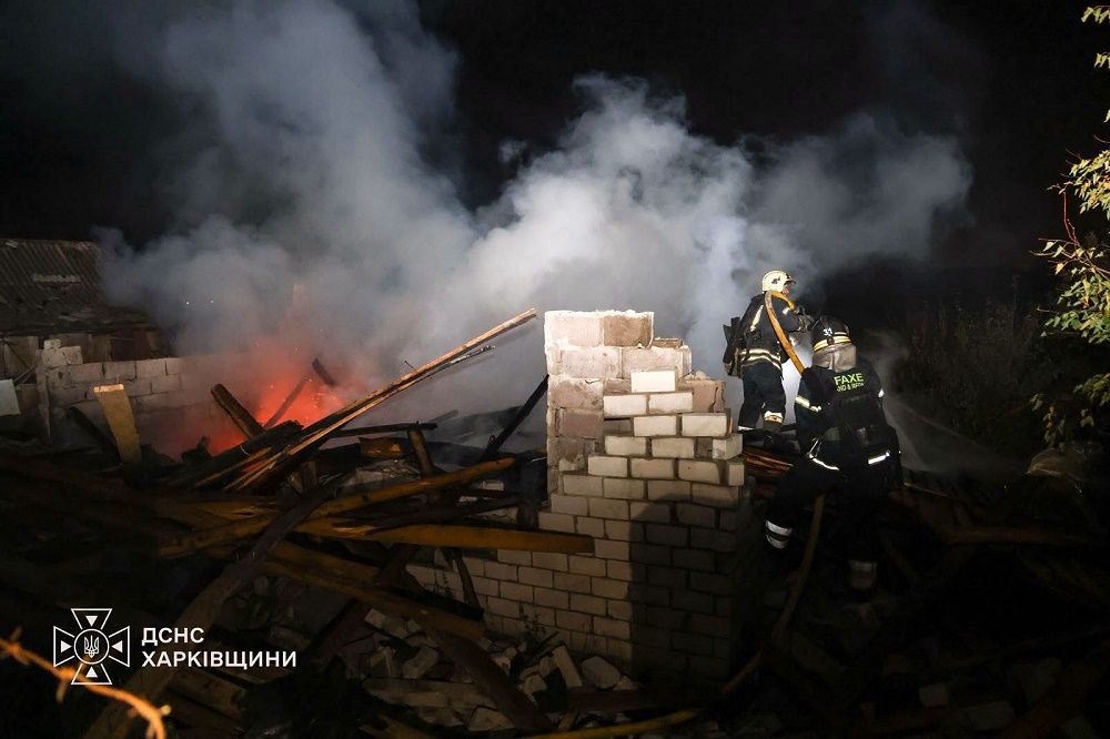 Минулої доби ворог обстріляв 19 населених пунктів Харківщини, постраждали шестеро цивільних осіб - фото 4