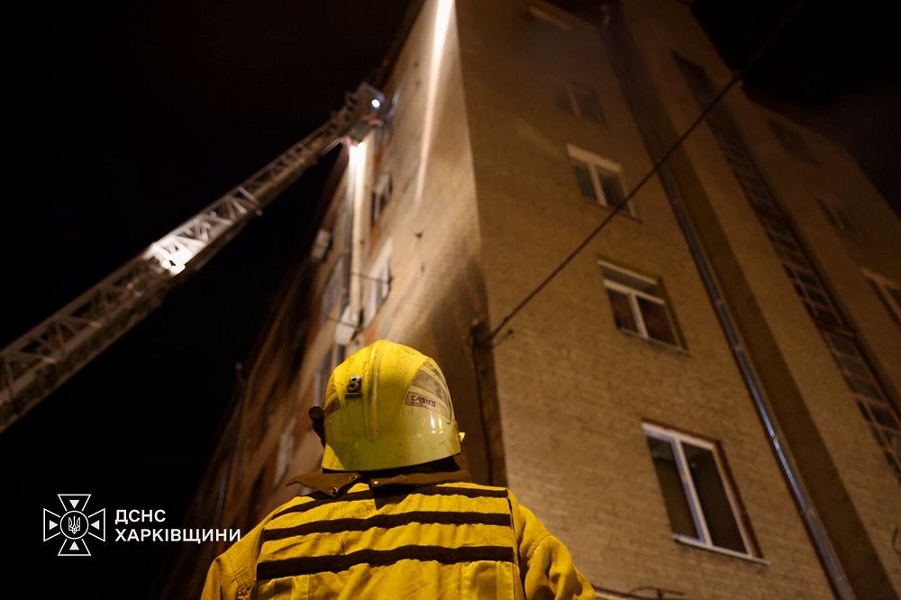 Минулої доби ворог обстріляв 19 населених пунктів Харківщини, постраждали шестеро цивільних осіб - фото 2