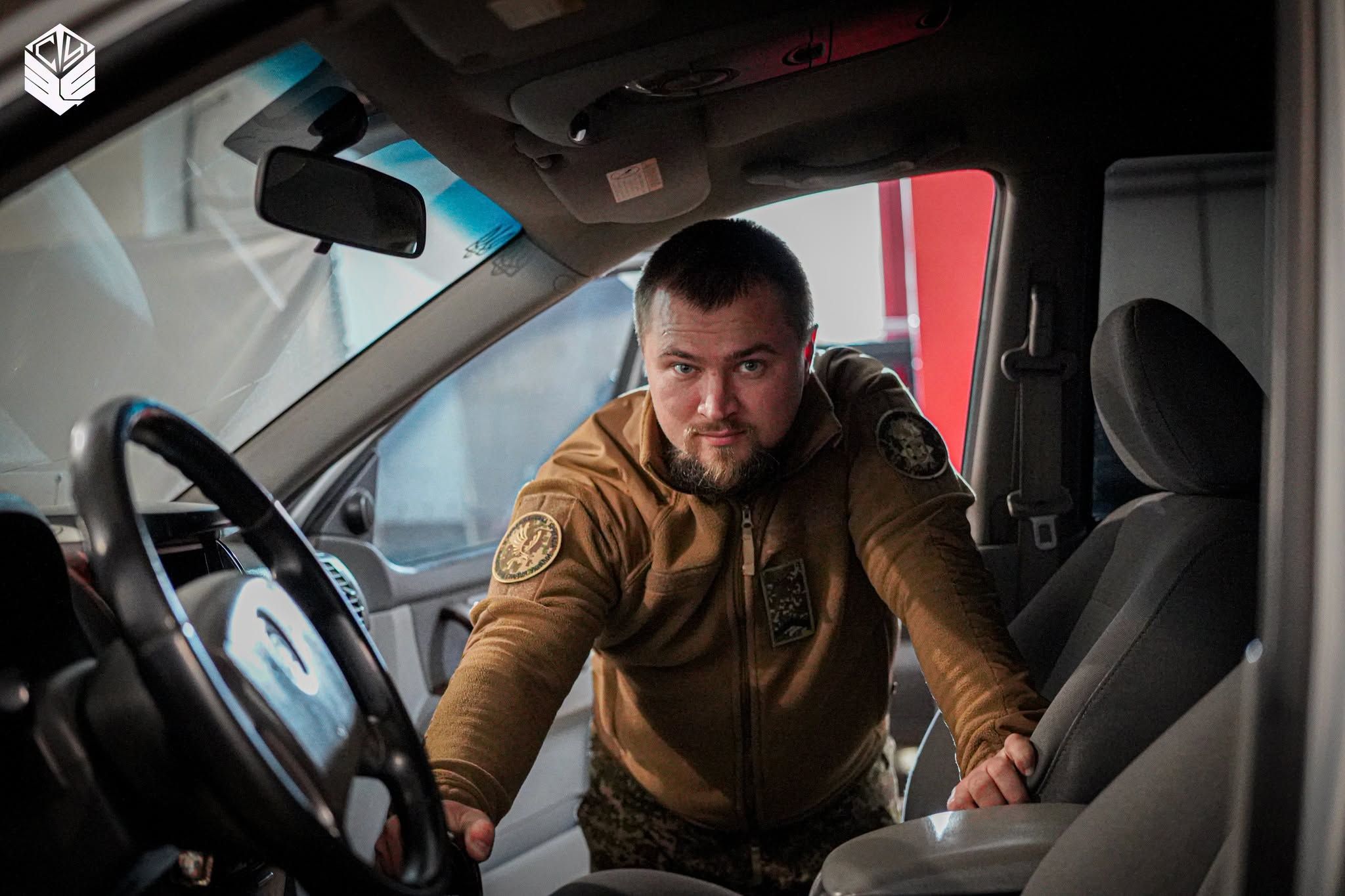 «Кожна машина потребує уваги»: до Дня автомобіліста і дорожника у Нацгвардії розповіли про гвардійця з бригади «Скіф», який дбає про техніку підрозділу - фото 4