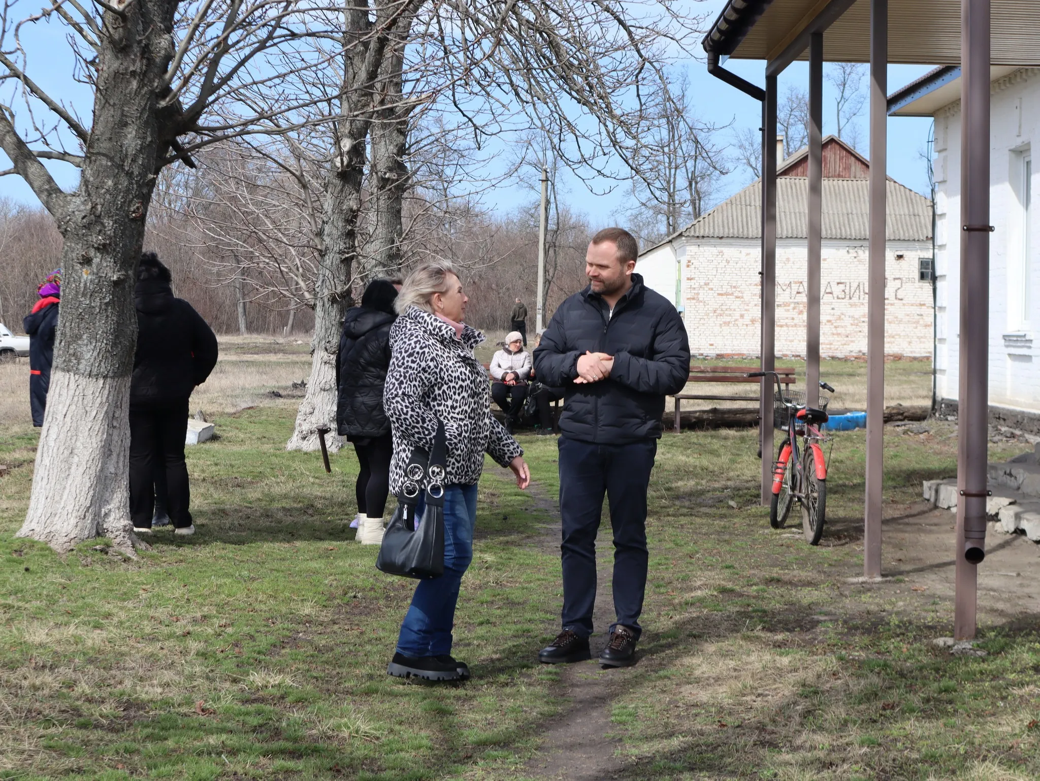 Світлина: Кегичівська громада, фейсбук Відбулася зустріч Кегичівського селищного голови з жителями села Софіївка на порталі Gromada Group