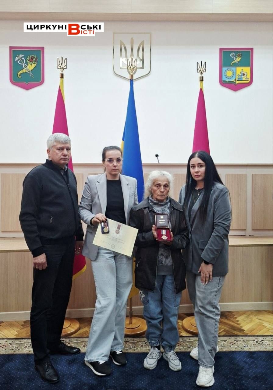 Родинам полеглих Захисників із Циркунівської громади передали державні нагороди - фото 1