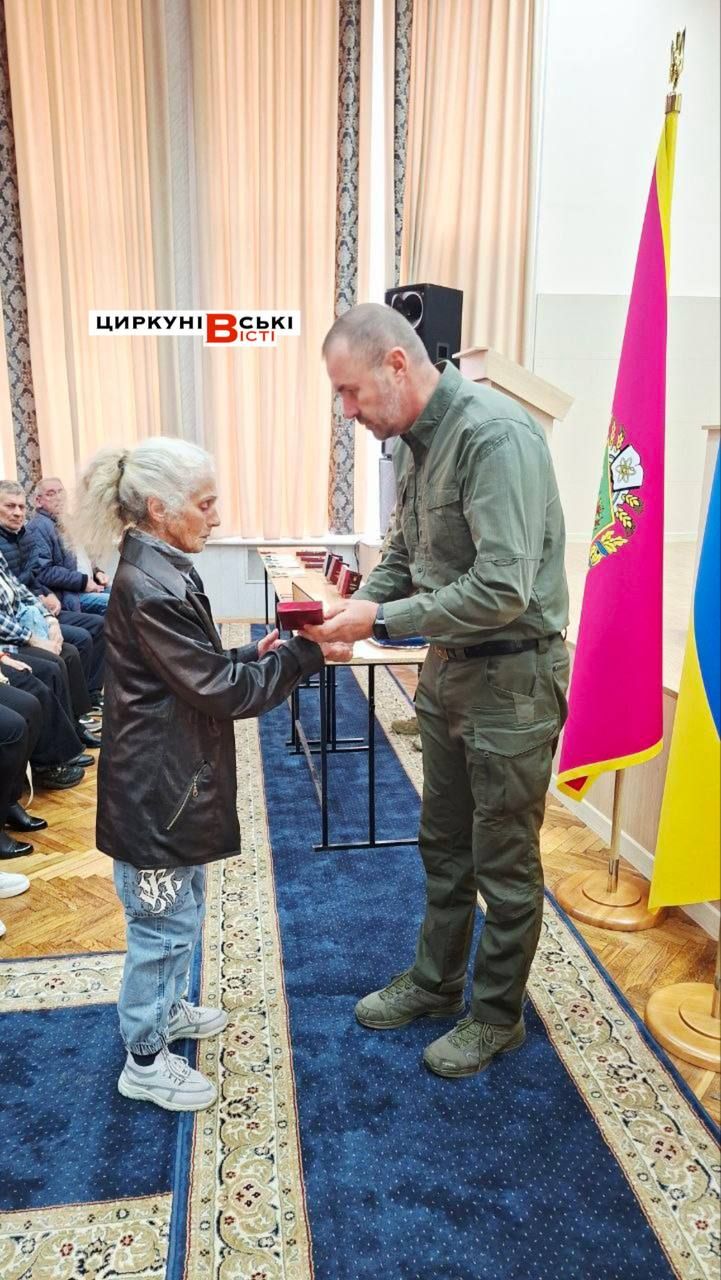 Родинам полеглих Захисників із Циркунівської громади передали державні нагороди - фото 2