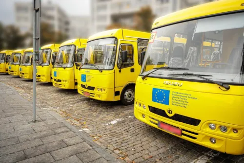 Зміївська громада отримала ще два шкільні автобуси на порталі Gromada Group