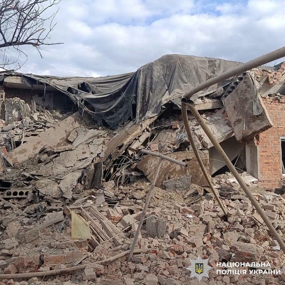 Минулої доби ворог обстріляв 22 населені пункти Харківщини, є вбиті та поранені - фото 6