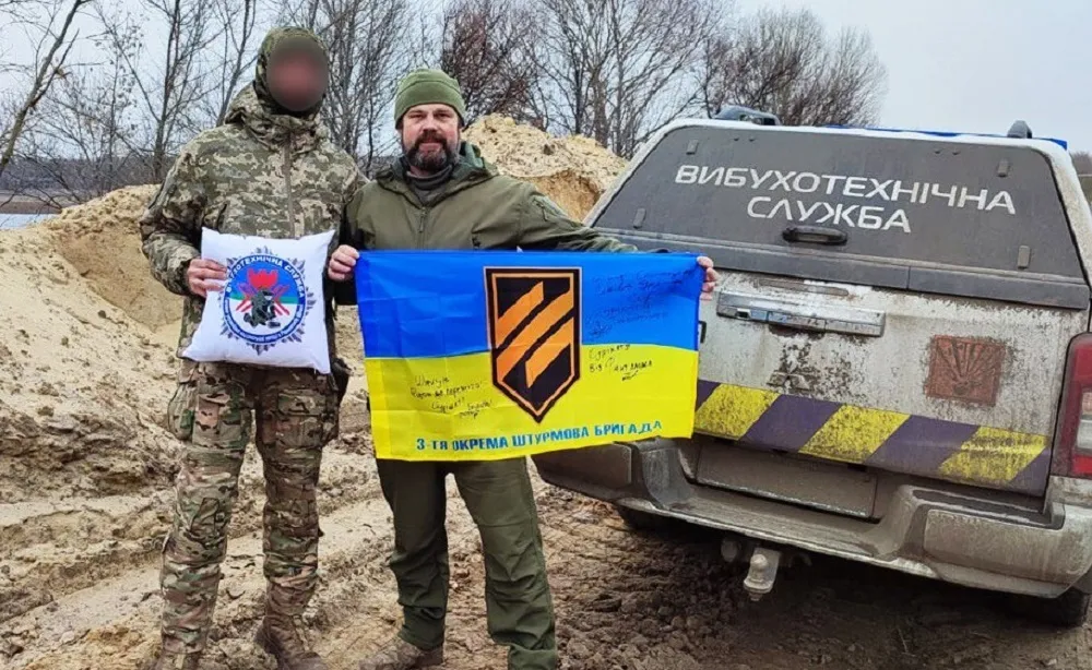 Світлина — Поліція Рівненської області Рівненські вибухотехніки та київські штурмовики побраталися поблизу Борової на порталі Gromada Group