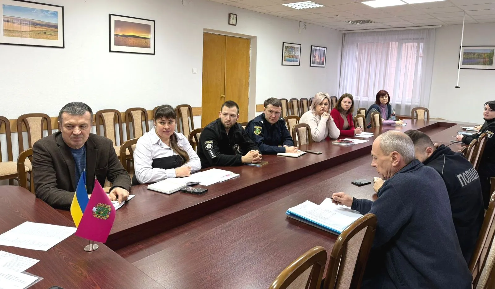 Світлини: Харківська районна державна адміністрація В Харківському районі буде посилено роботу з протидії домашньому насильству. Куди можна звертатися за захистом? на порталі Gromada Group