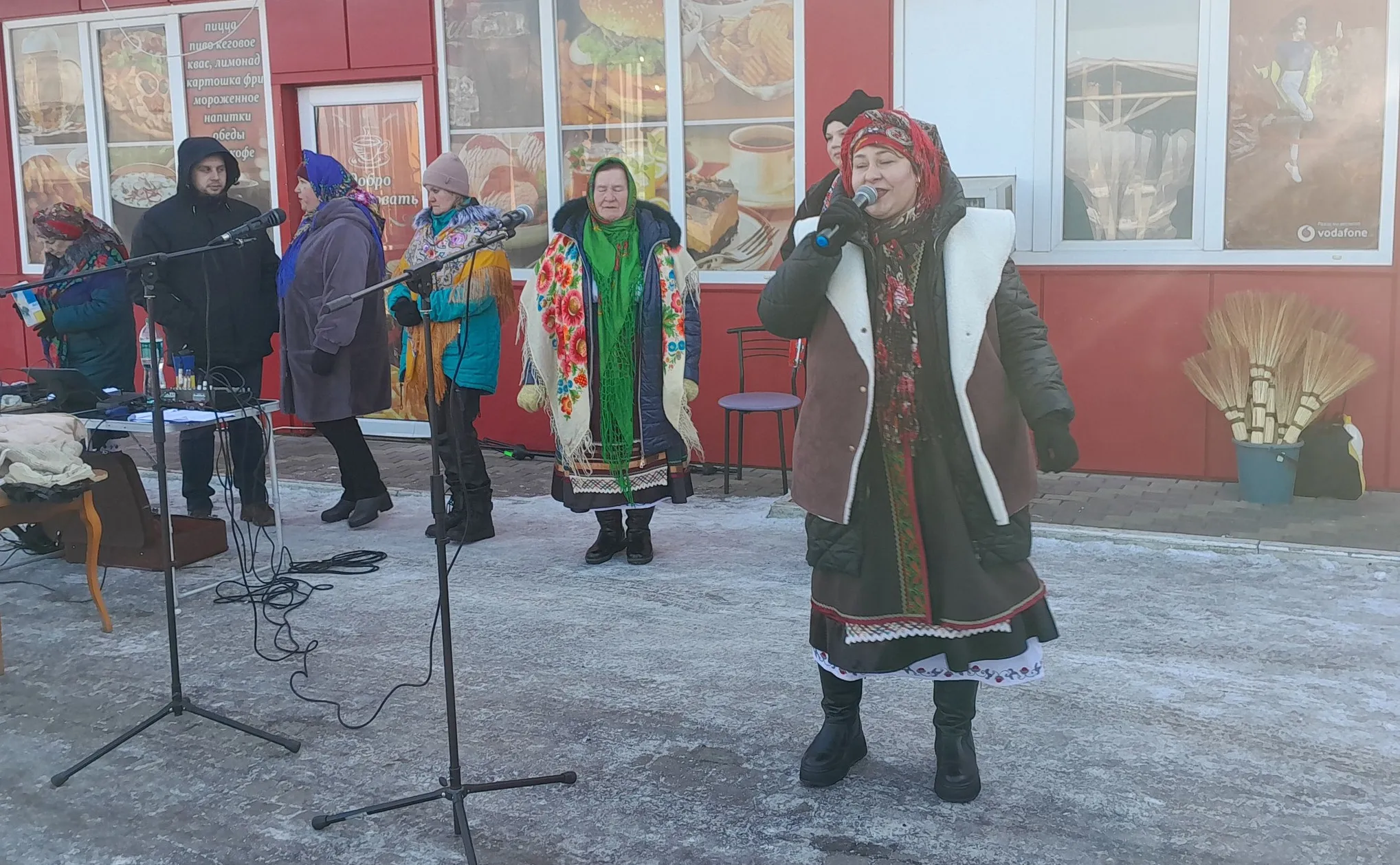 Фото: фейсбук / Лиманський СБК У Лимані відбувся благодійний концерт просто неба на порталі Gromada Group