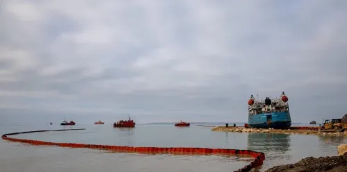 Агресор репресував “блогера” за публікацію фотографій мазуту на кримському пляжі на порталі Gromada Group