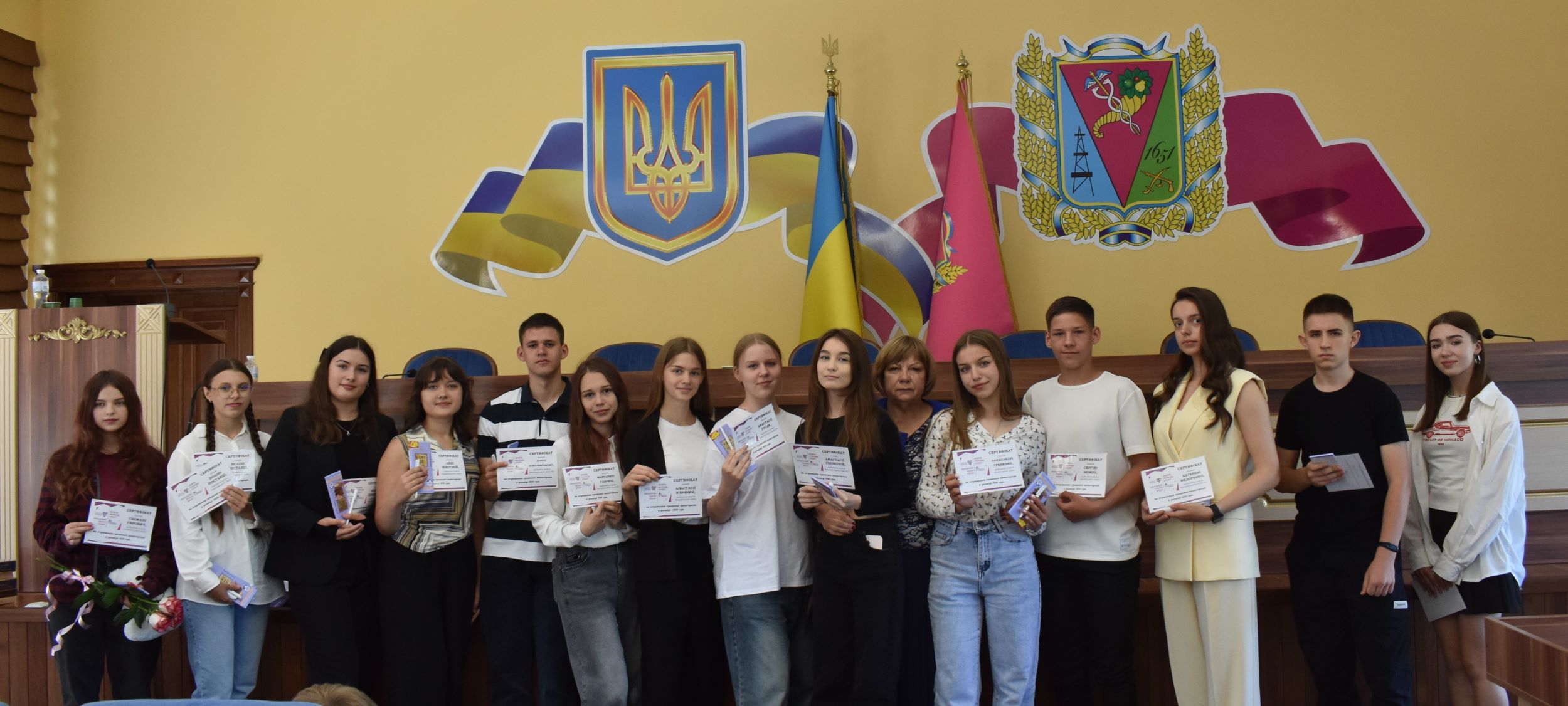 У Краснокутській громаді урочисто вшанували учнівську молодь (ФОТО) на порталі Gromada Group