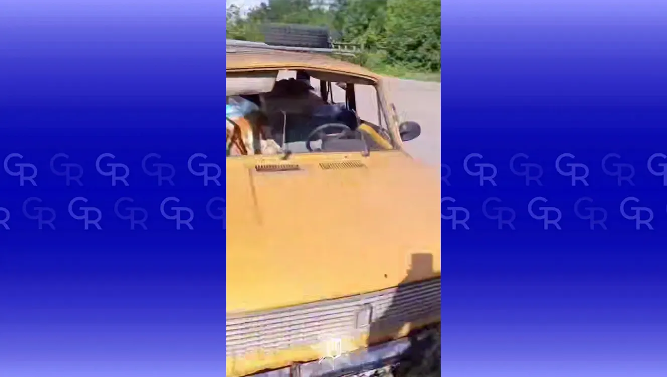 Скриншот з відео У Великих Проходах окупанти вдарили FPV-дроном по цивільній автівці: загинув чоловік на порталі Gromada Group