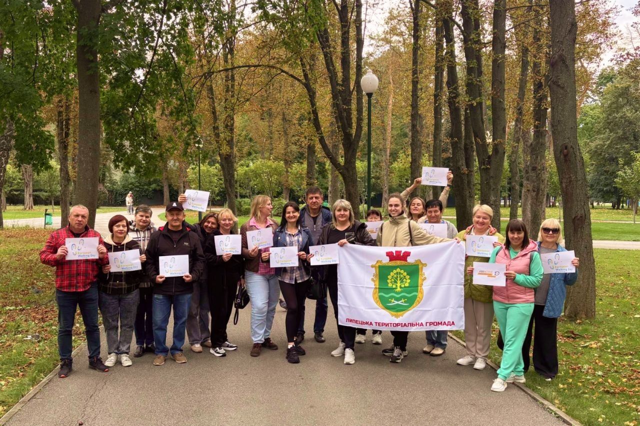 Липецька громада вдруге долучилася до Європейського дня ходьби спільною прогулянкою центром Харкова - фото 3