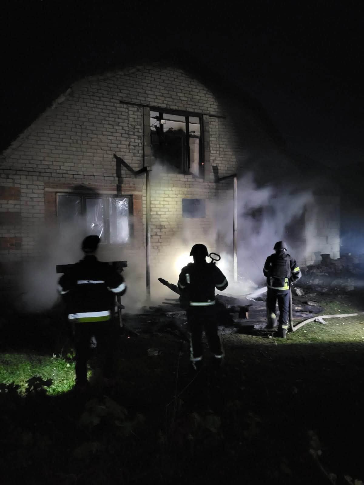 Десять населених пунктів Куп'янщини обстріляв ворог: у Грушівці поранені двоє жінок - фото 4