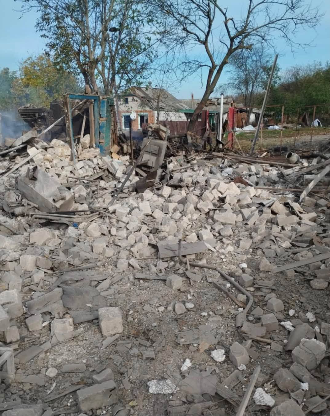 Десять населених пунктів Куп'янщини обстріляв ворог: у Грушівці поранені двоє жінок - фото 1