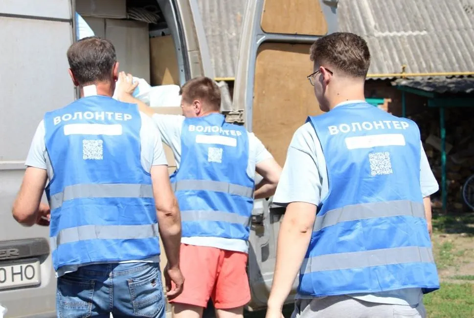 Фото: Золочівська селищна рада Попри обстріли: волонтери продовжують підтримувати Золочівщину на порталі Gromada Group