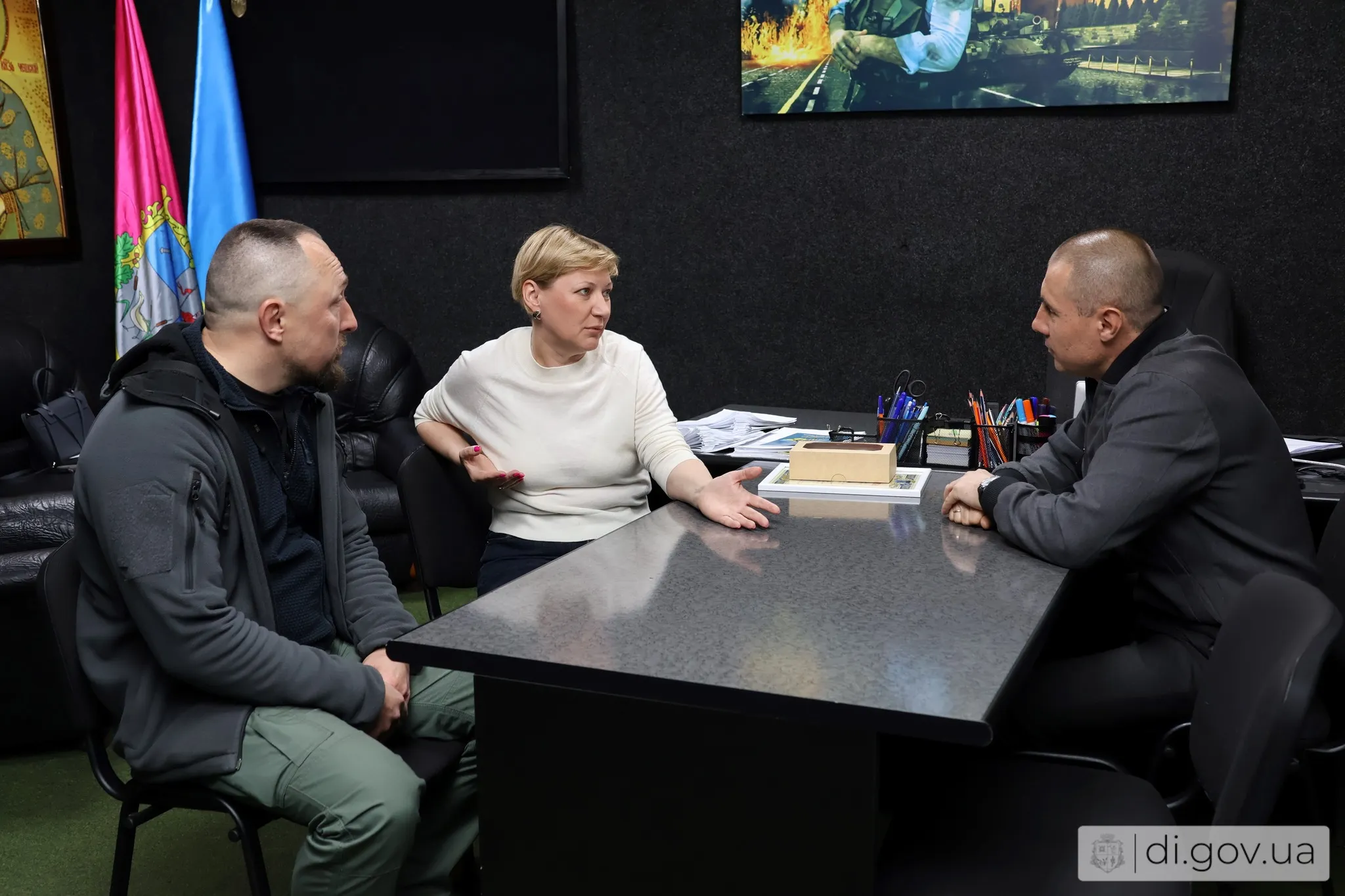 Фото Дергачівської міської ради У Дергачах відбулась робоча зустріч керівника громади з директоркою громадської організації «Елеос-Україна» Іриною Агеєвою щодо співпраці.