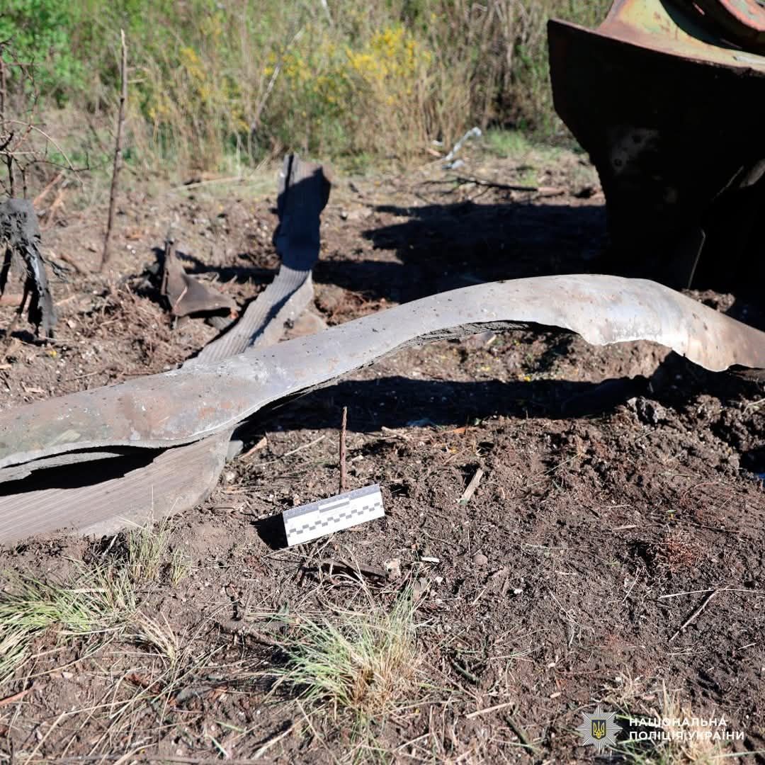 Фото: Національна поліція України На Харківщині двоє чоловіків загинули, намагаючись розібрати російську САУ на порталі Gromada Group