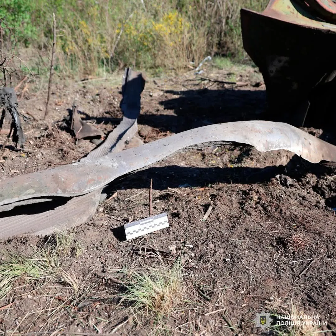 Фото: Національна поліція України На Харківщині двоє чоловіків загинули, намагаючись розібрати російську САУ на порталі Gromada Group
