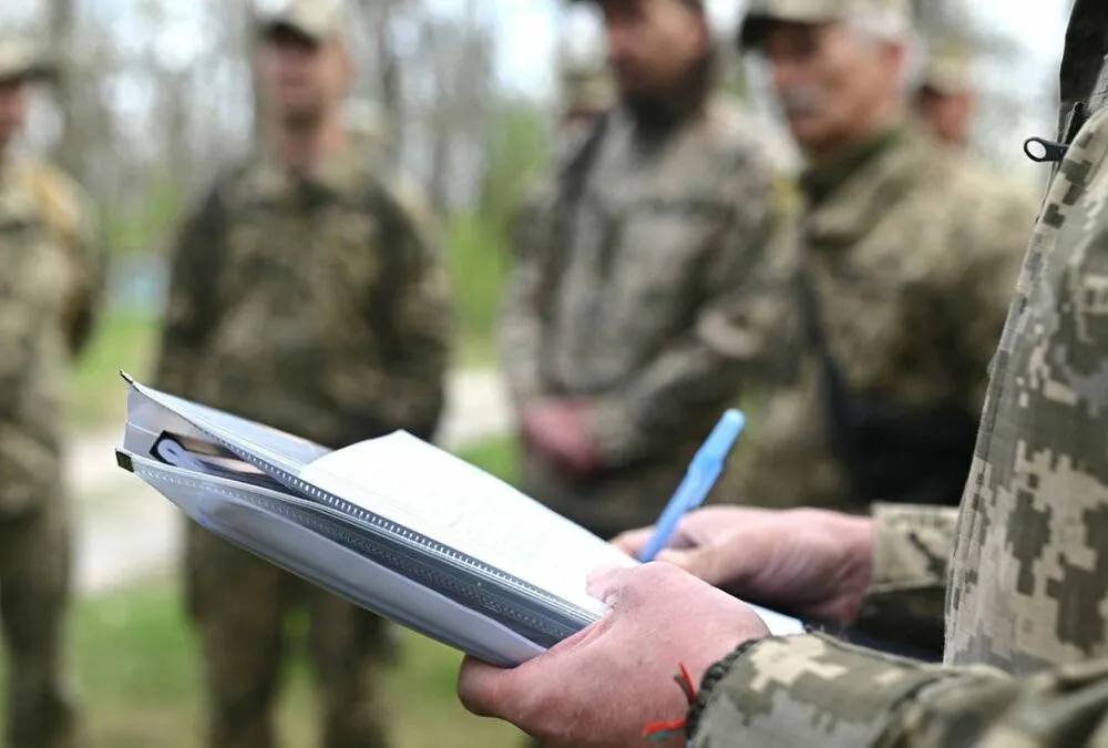 In the Kharkiv region, a military CCC blew up near his own car, his hand was amputated at the Gromada Group Media